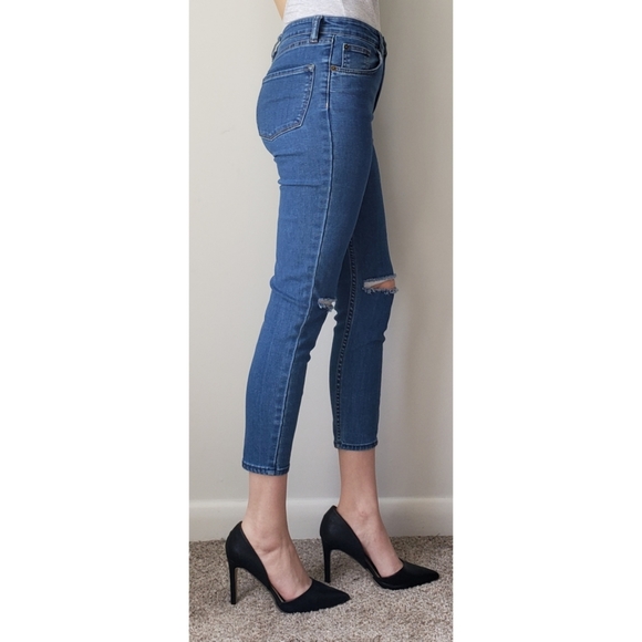 Amuse Society Iconic Medium Wash Distressed Skinny Jeans 28 Knee Slit Rip - Picture 2 of 9